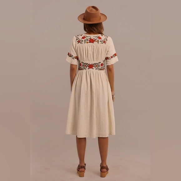 V-Neck Cream/Off White Embroidered Floral Midi Button Dress | Size L - Picture 2 of 10